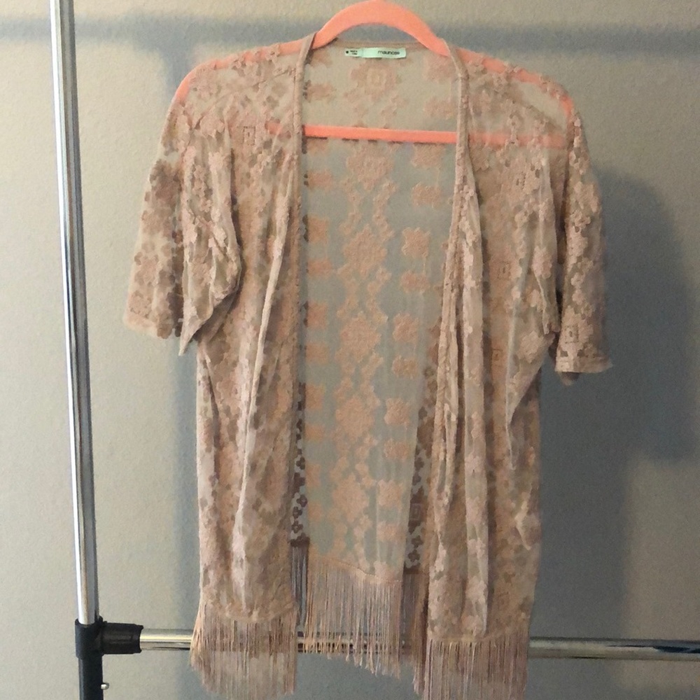 Short sleeve Mauve, geometric embroidered, shall.